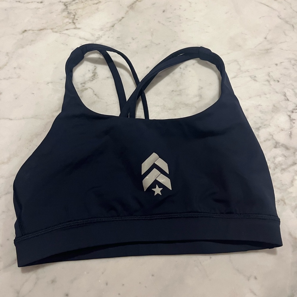 Lululemon Navy Blue Sports Bra Size 6 - Barry’s Bootcamp logo